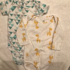 Anden and Anais 3-6mo muslin onesie